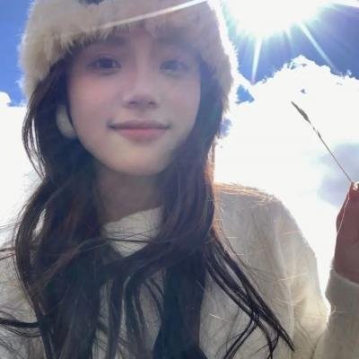 储物柜女孩